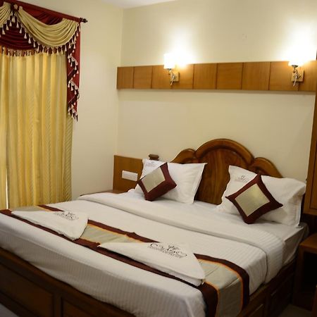 Hotel Vasantham Palace Ooty Dış mekan fotoğraf