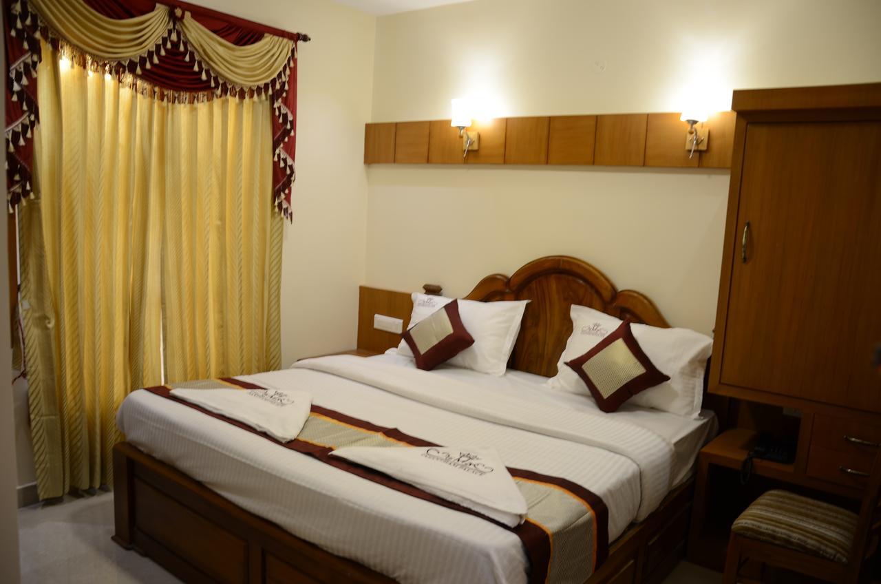 Hotel Vasantham Palace Ooty Dış mekan fotoğraf
