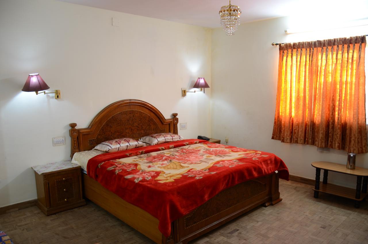Hotel Vasantham Palace Ooty Dış mekan fotoğraf